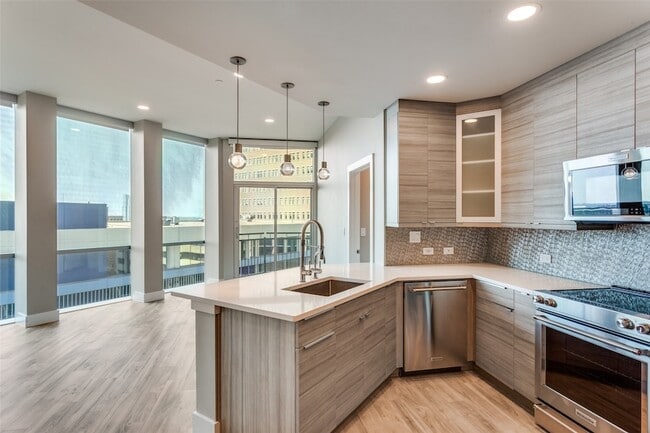 Photo - 500 Throckmorton St Unit 706