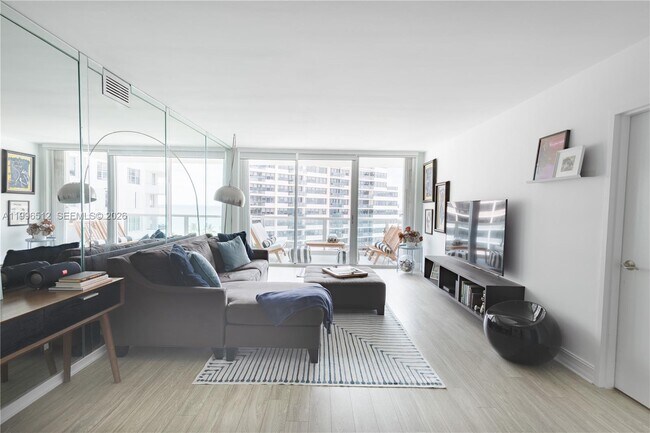 Photo - 5161 Collins Ave Unit 1102