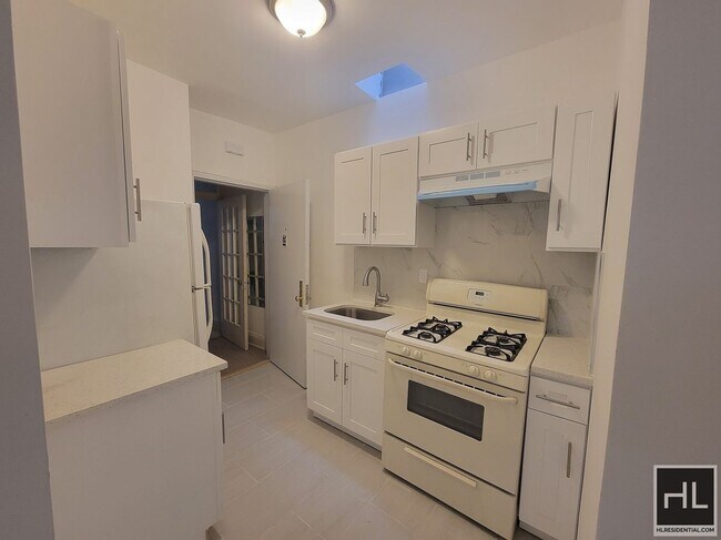 68-39 CLYDE STREET - 68-39 CLYDE STREET Apartment Unit 2R