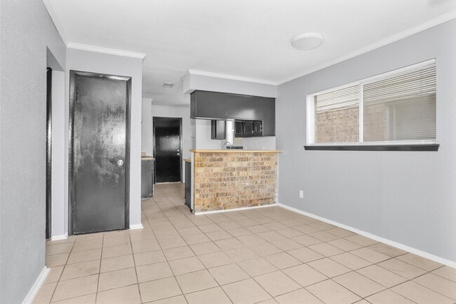 Photo - 1035 Lovett St