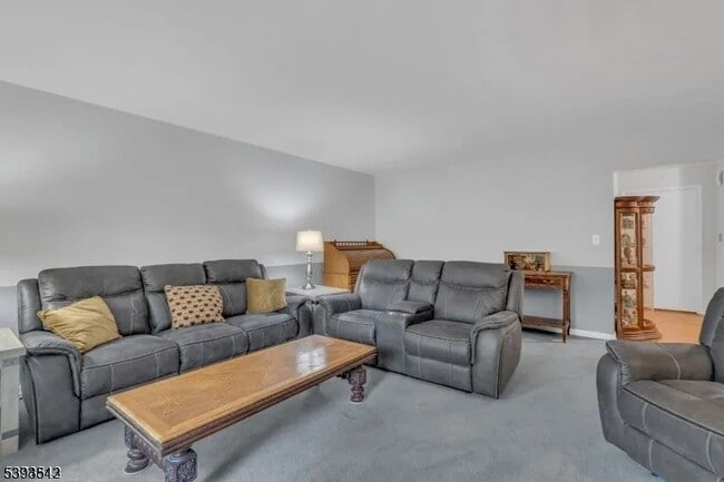 Photo - 668 Marshall Rd