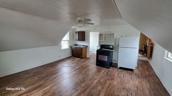 Photo - 1132 E Lovejoy St Unit Upper Rear