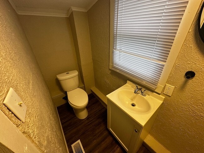 Photo - 713 N 24th St