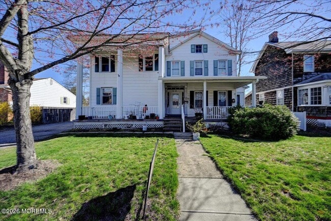 Building Photo - 14 Main St