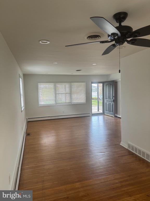 Photo - 216 Sussex Blvd