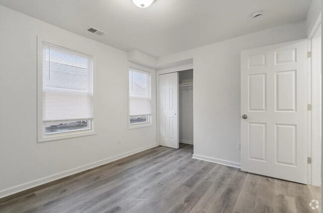 Building Photo - 146 Nassau St Rental