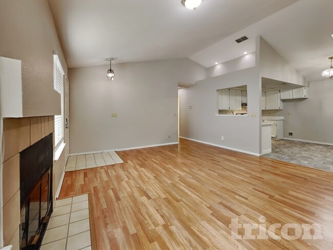 Photo - 7726 Robinette Rd