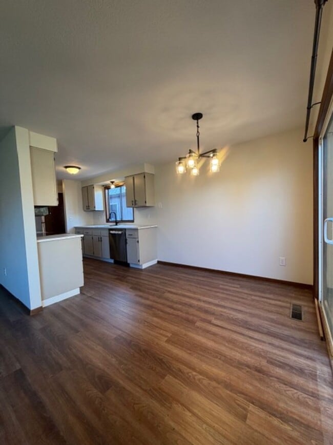 Photo - MIN912 Unit A