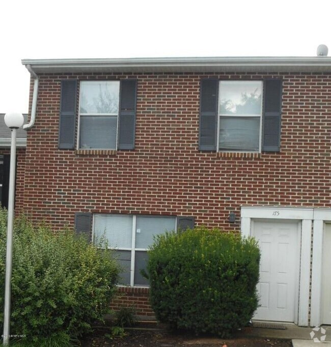 Building Photo - Spacious Home in Prime Blacksburg Location!