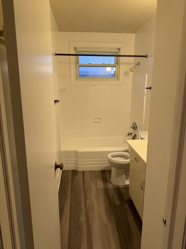 Photo - 705 Chandler Ave Unit A