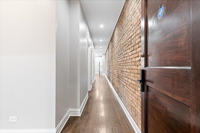 Photo - 6553 N Greenview Ave