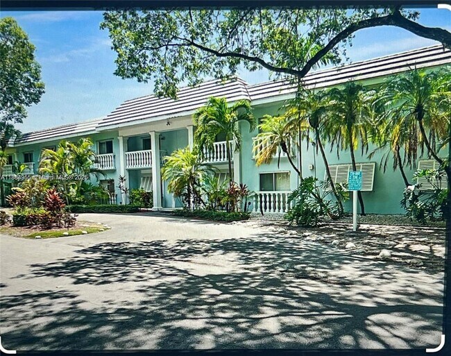 Building Photo - 1200 Mariposa Ave Unit D204 Rental