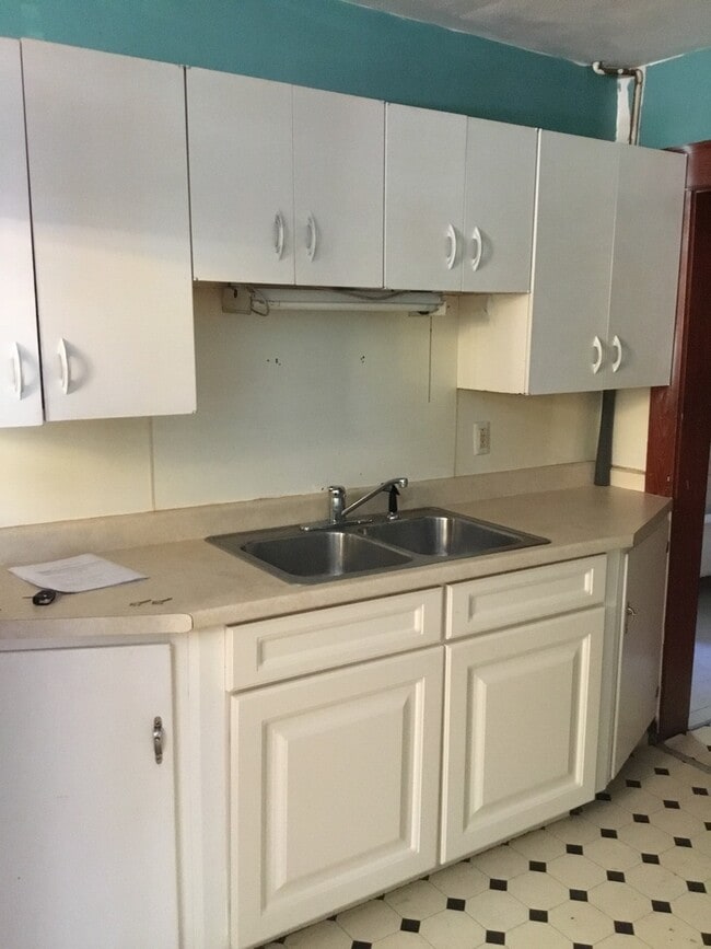5 River St Unit B