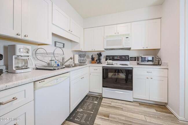 Photo - 9465 N 92nd St Unidad 111