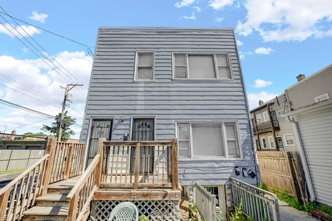 Building Photo - 120 E Kensington Ave Unit 2f