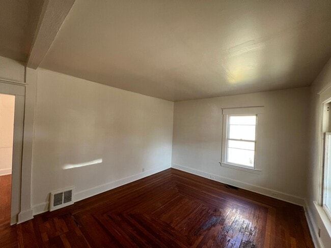 112 Adams Ave Unit 1st floor