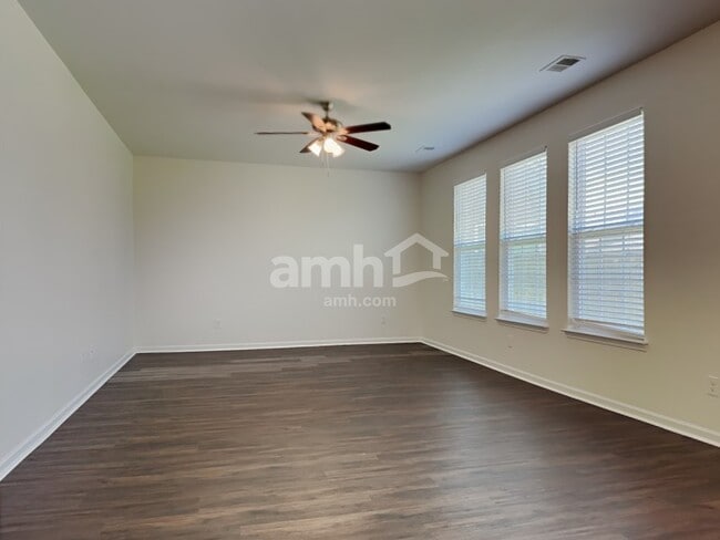 Photo - 1110 Friartuck Trail