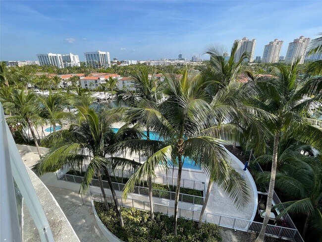 Photo - 3029 NE 188th St Unit 907