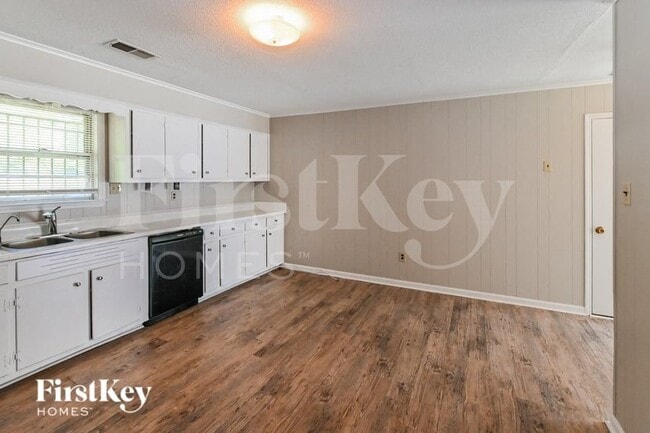 Photo - 5157 Depanne Rd