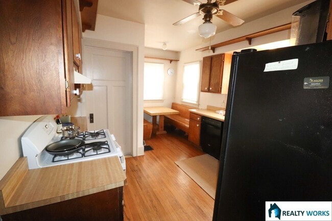 Photo - Spacious 4 Bedroom Home with Classic Charm