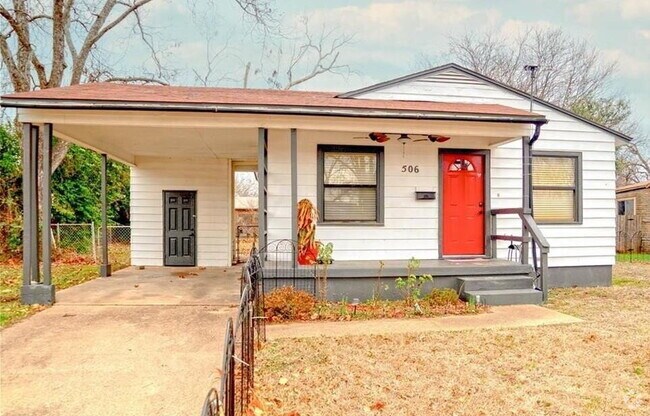 Building Photo - 506 Goodnight Dr Rental
