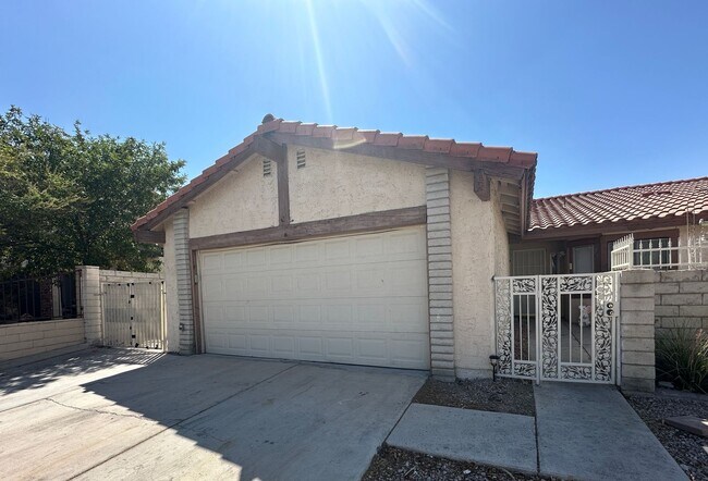 Photo - No HOA & Single Story