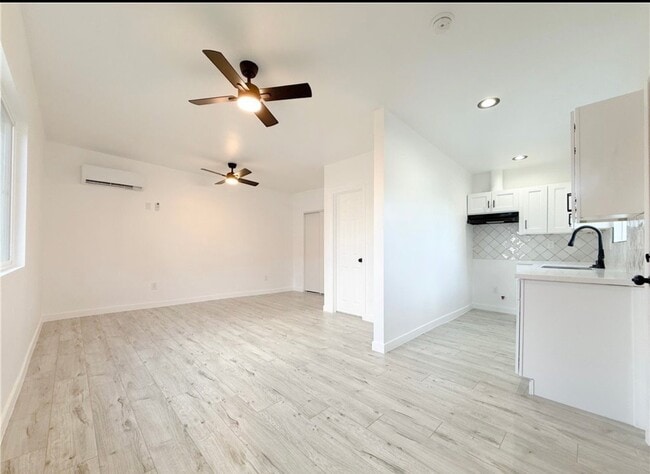 Photo - 1008 W 134th Pl
