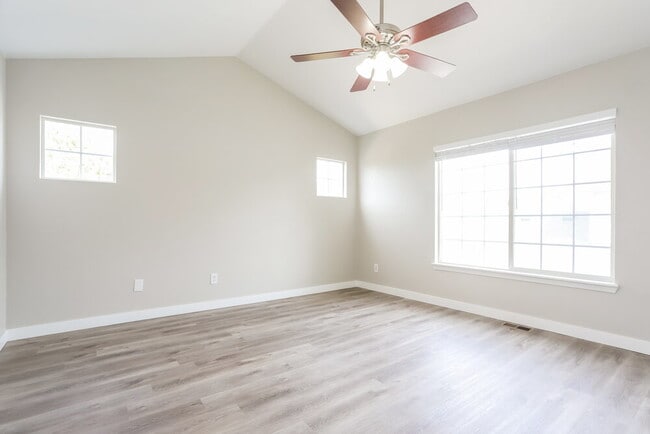 Photo - 17001 E Wyoming Dr