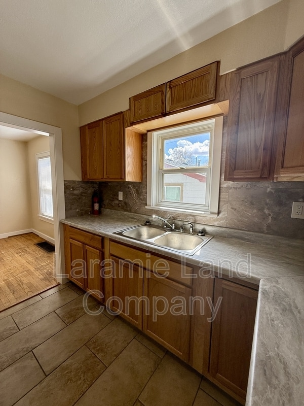 Photo - 658 N 10th St