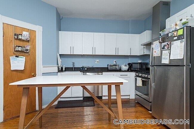 Building Photo - 220 Prospect St