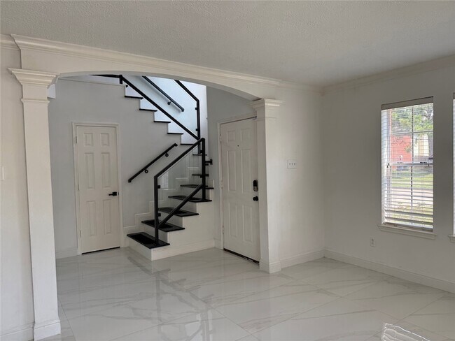 Building Photo - 17526 Coventry Oaks Dr Rental
