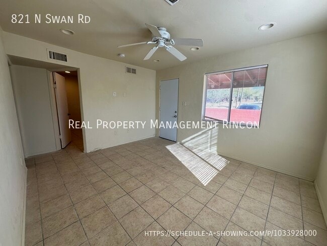Photo - 821 N Swan Rd
