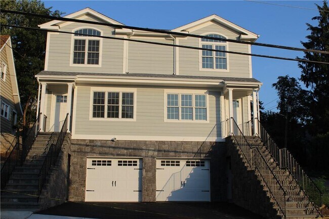 Photo - 134 Lincoln Ave Townhome