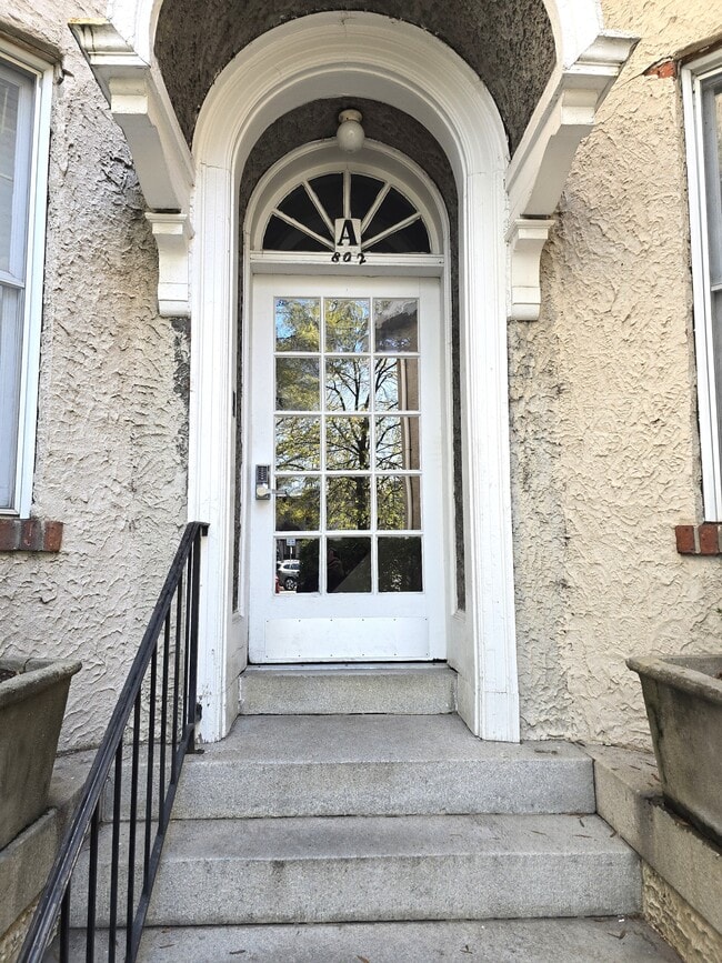 Photo - 800 Graydon Ave