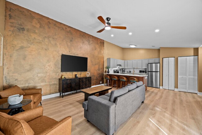 Photo - 1368 Periwinkle Pl