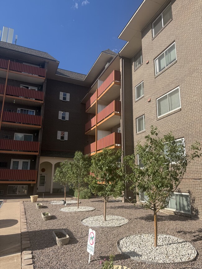 Building Photo - 3047 W 47th Ave