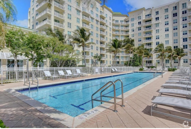 Building Photo - 450 N Federal Hwy Unit Luxury Condo