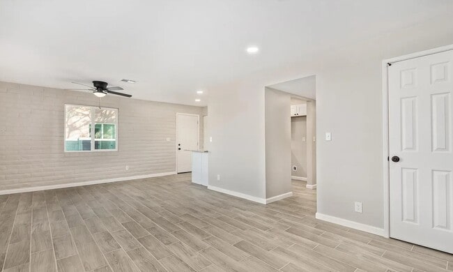 Photo - 326 E Linden St