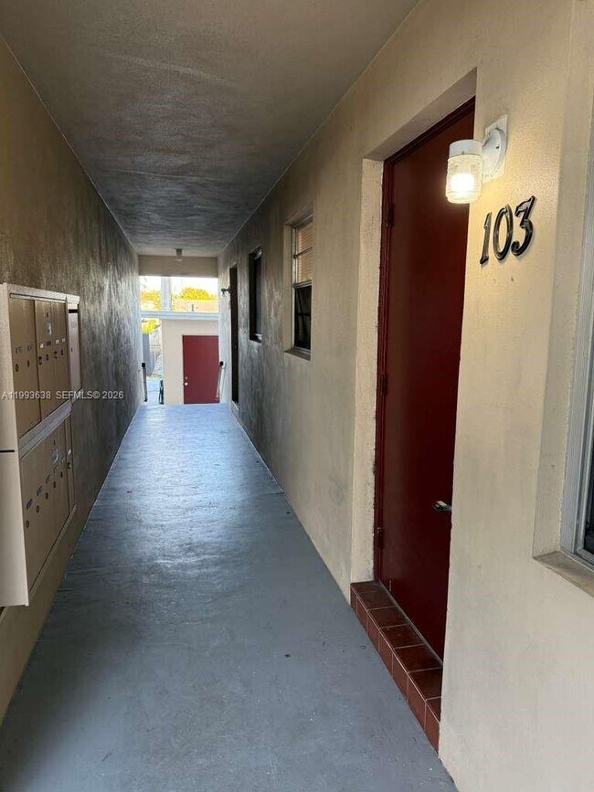 Photo - 606 S C St Unit 103