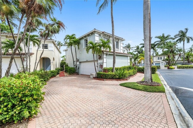 Building Photo - 3015 NE 208th St