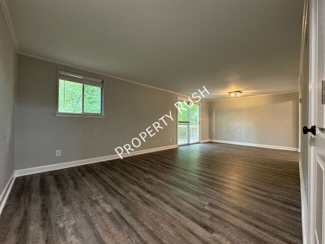 Photo - 806 Forest Dale Ln Unidad "B"