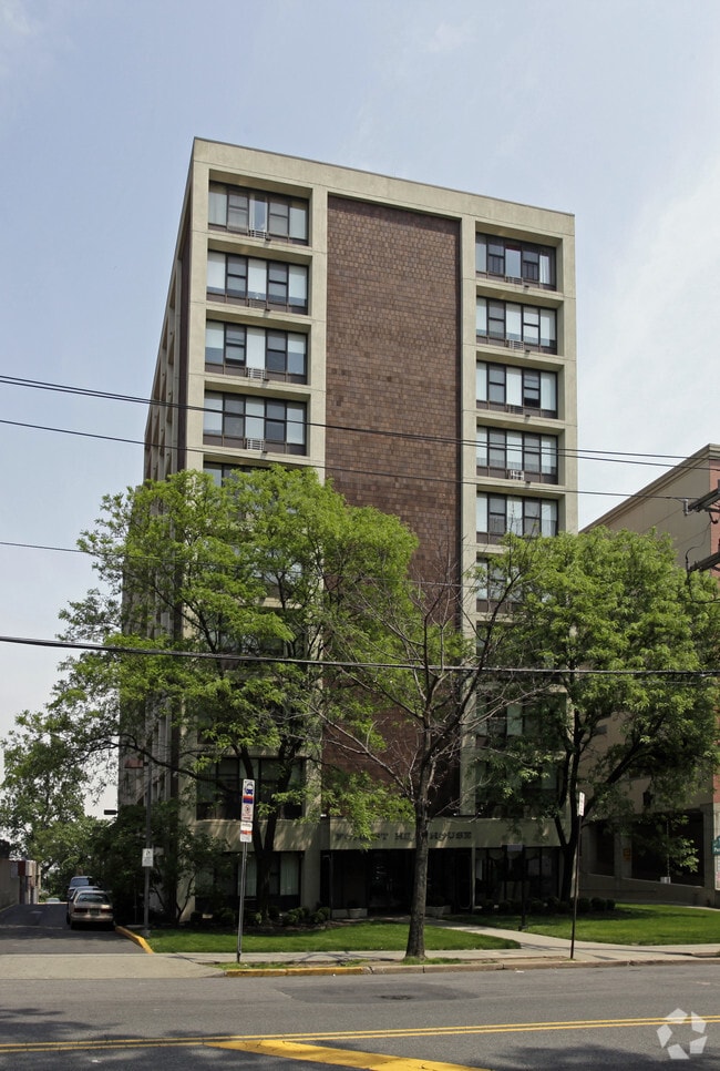 Forest Hill Towers Apartments For Rent in Newark, NJ