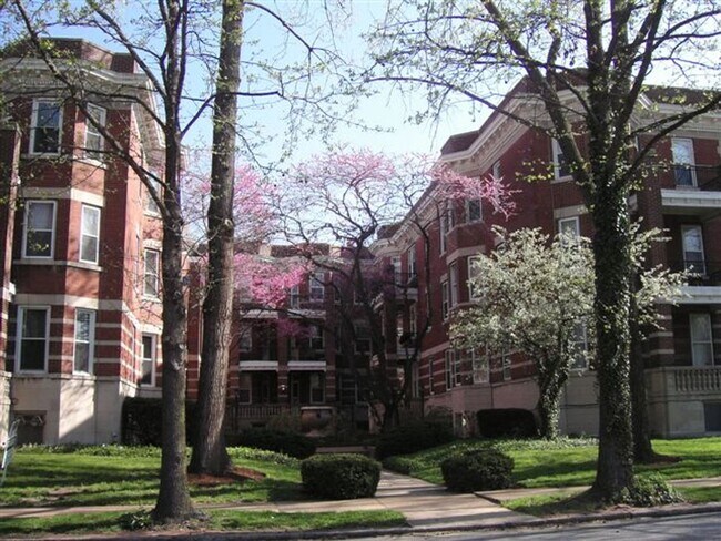 Photo - Charming Condo Walkable to Central West End-Washer Dryer in Unit