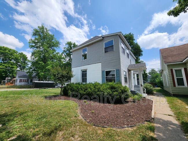 1837 1/2 North 8th Street - 1837 1/2 North 8th Street