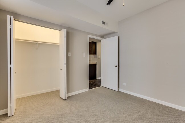 Photo - 4500-4506 W Fullerton Ave