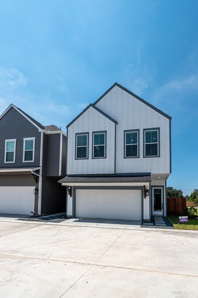 Photo - 8475 Berry Brush Ln