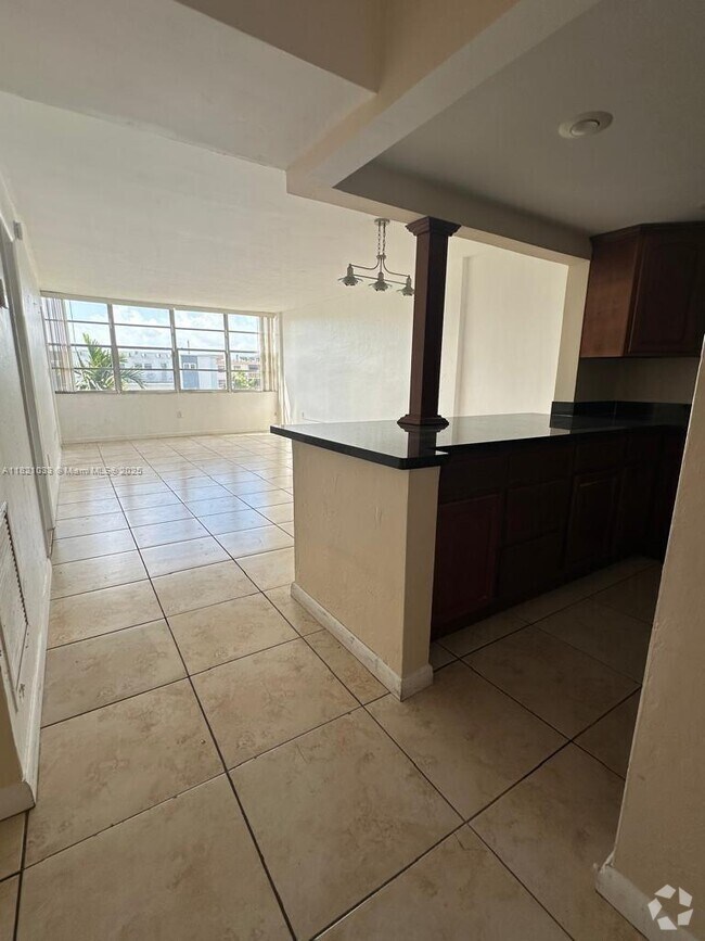 Building Photo - 2175 NE 170th St Unit 305 Rental