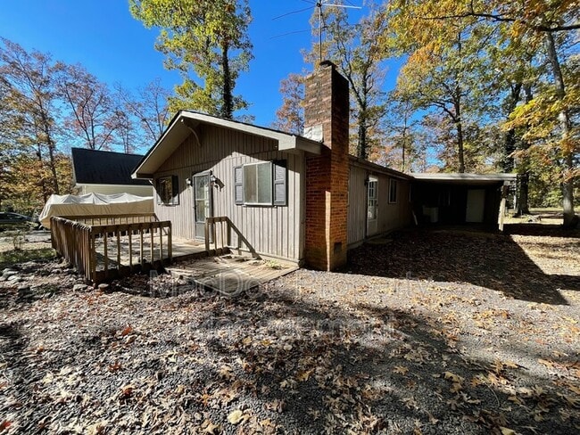 Photo - 900 Lakeview Pkwy