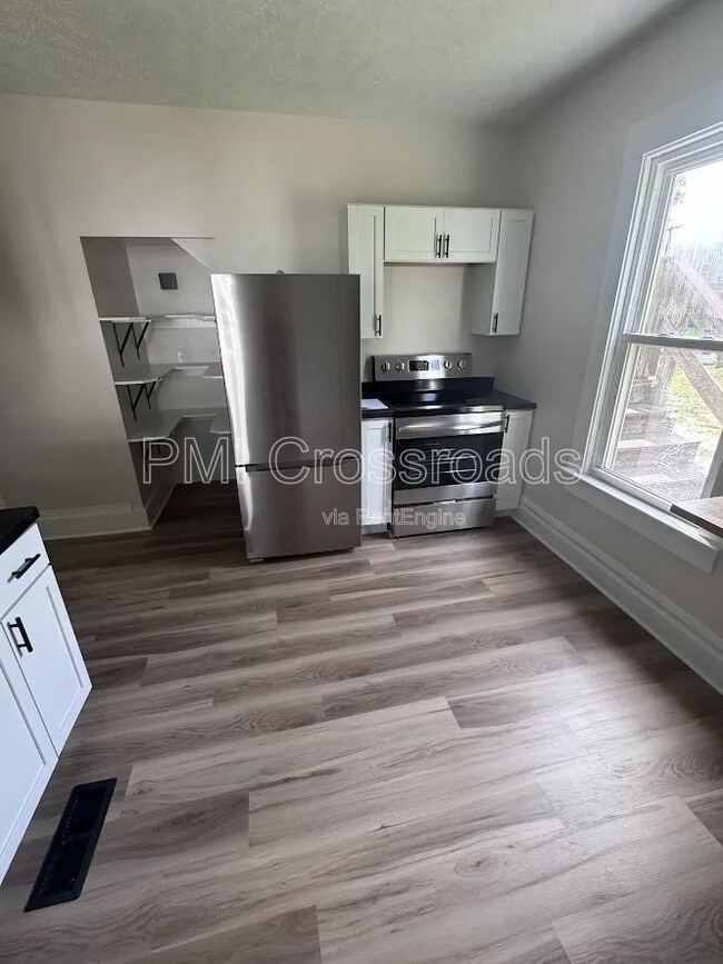 Photo - 472 Sumner St Unit 1