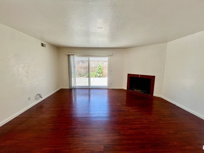 Photo - Duplex available in Little Saigon!